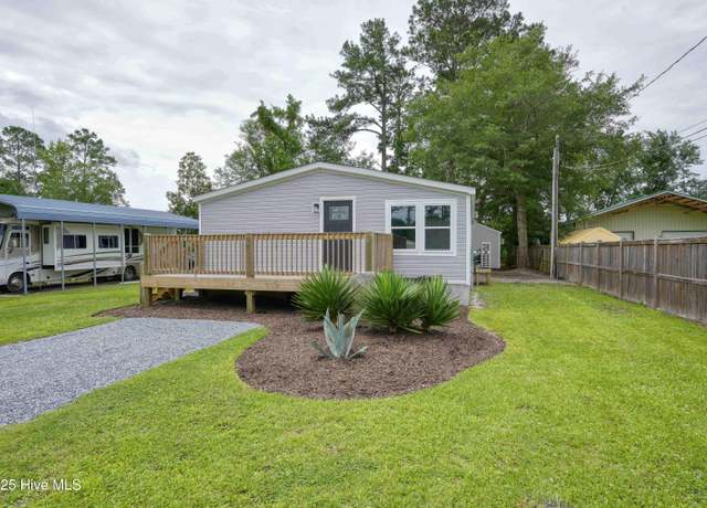 Property at 96 Lea Dr, Hampstead, NC 28443, 3 beds, 2 baths