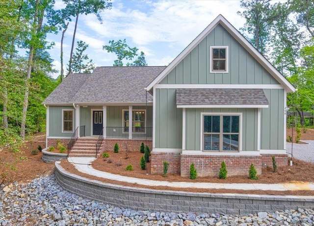 Property at 208 Lakeview Dr, Whispering Pines, NC 28327, 4 beds, 3 baths