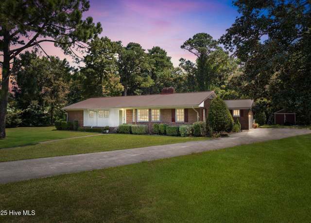 Property at 3953 Halifax Rd, Wilmington, NC 28403, 4 beds, 3.5 baths