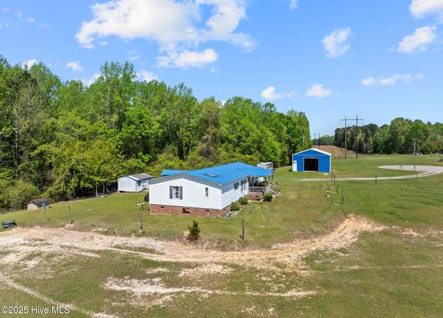 Property at 1059 Holly Ct, Williamston, NC 27892, 3 beds, 2 baths