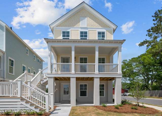 Property at 101 Wiley St, Washington, NC 27889, 2 beds, 2.5 baths