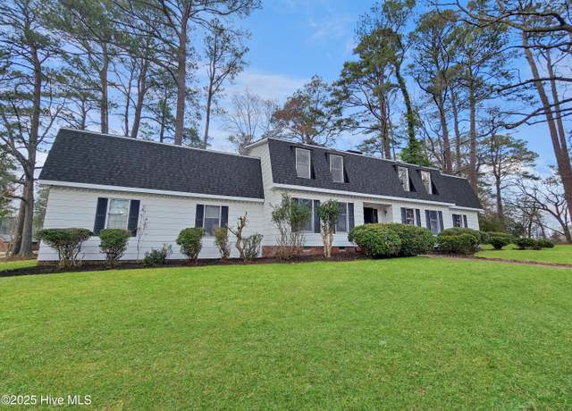 Property at 203 Crescent Dr, Windsor, NC 27983, 5 beds, 3.5 baths