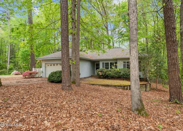 Property at 2406 Overbrook Ln, Sanford, NC 27330, 3 beds, 2 baths