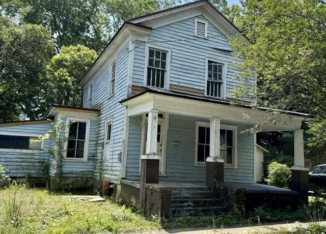 Property at 207 N Pierce St, Washington, NC 27889, 2 beds, 1 bath