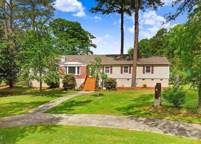 Property at 105 Harbor Dr, Washington, NC 27889, 4 beds, 3 baths