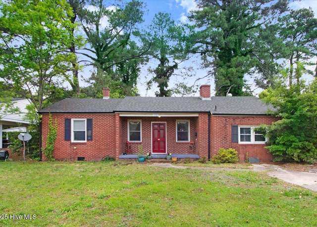 Property at 1605 E Holly St, Goldsboro, NC 27530, 3 beds, 1.5 baths