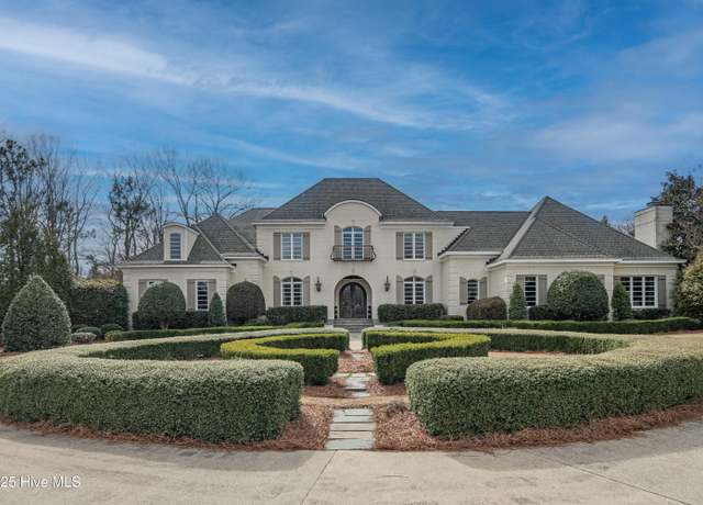 Property at 3102 Merriewood Ln, Greenville, NC 27834, 5 beds, 5.5 baths