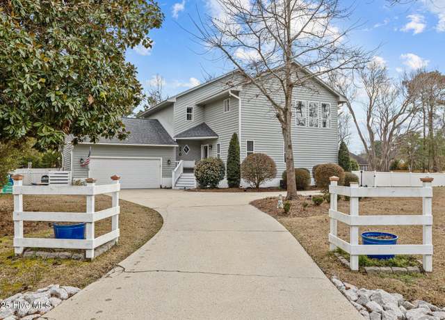 Property at 806 Lord Granville Dr, Morehead City, NC 28557, 4 beds, 3.5 baths