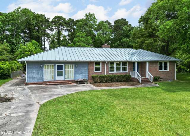 Property at 1719 Old Folkstone Rd, Sneads Ferry, NC 28460, 3 beds, 2 baths