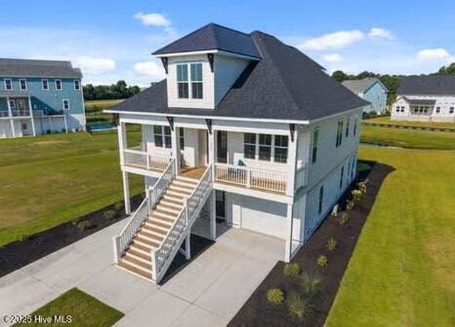 Property at 122 Whispering Pine Ln, Holly Ridge, NC 28445, 5 beds, 3 baths