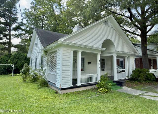 Property at 909 Lee St N, Wilson, NC 27893, 3 beds, 1 bath