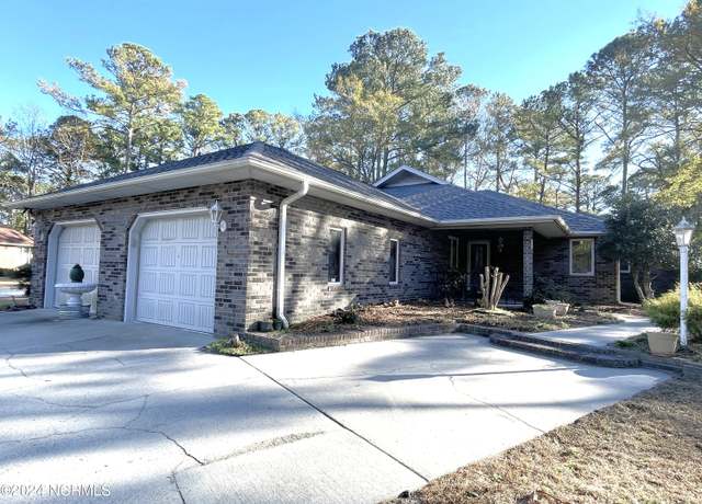 Property at 7 Putter Pl, Carolina Shores, NC 28467, 3 beds, 2.5 baths