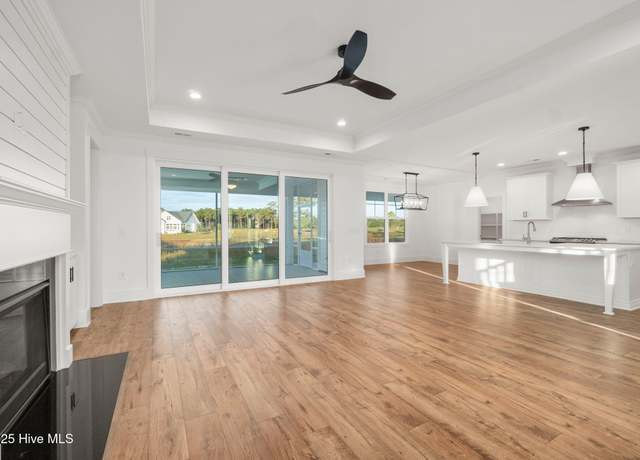 Property at 113 Windswept Ln, Beaufort, NC 28516, 3 beds, 3 baths
