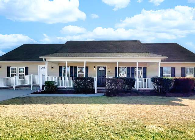 Property at 124 Camellia Creek Dr, Richlands, NC 28574, 3 beds, 3 baths