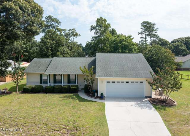 Property at 306 Clamdigger Ct, Swansboro, NC 28584, 4 beds, 2 baths