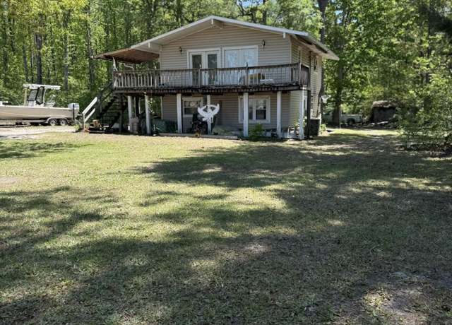 Property at 311 Old Town Creek Rd NE, Leland, NC 28451, 4 beds, 2 baths