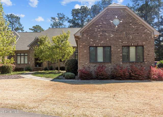 Property at 1 Windsor Ter, Pinehurst, NC 28374, 4 beds, 3.5 baths
