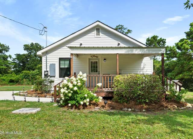 Property at 318 Bond Ln, Sneads Ferry, NC 28460, 2 beds, 2 baths