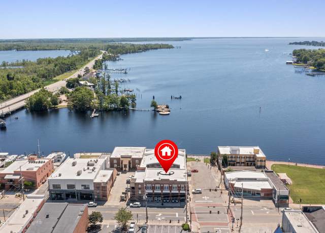 Property at 700 205 E Main St, Elizabeth City, NC 27909, 4 beds, 2.5 baths