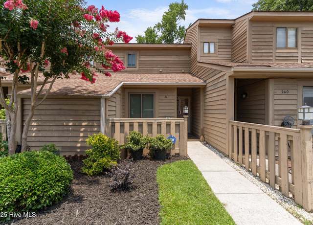 Property at 241 Saint James Ct, Wilmington, NC 28409, 2 beds, 2 baths