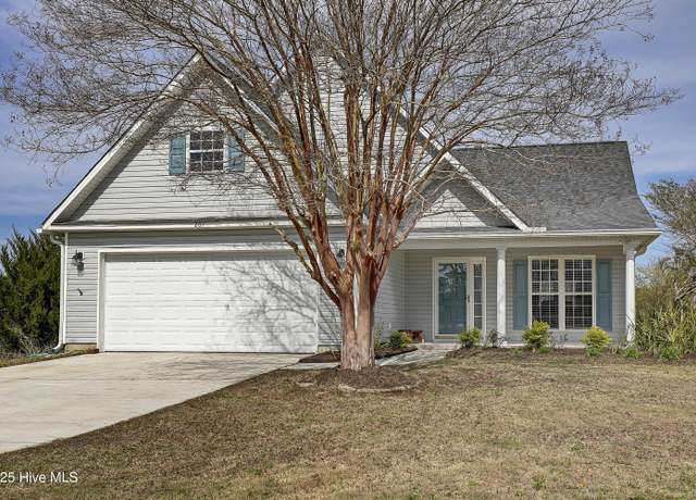 Property at 201 Twin Oaks Dr, Hampstead, NC 28443, 3 beds, 2 baths