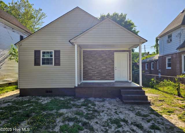 Property at 1111 Wood St, Elizabeth City, NC 27909, 2 beds, 1 bath