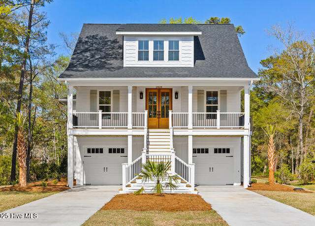 Property at 3404 Eagle Crest Dr SW, Supply, NC 28462, 3 beds, 2.5 baths