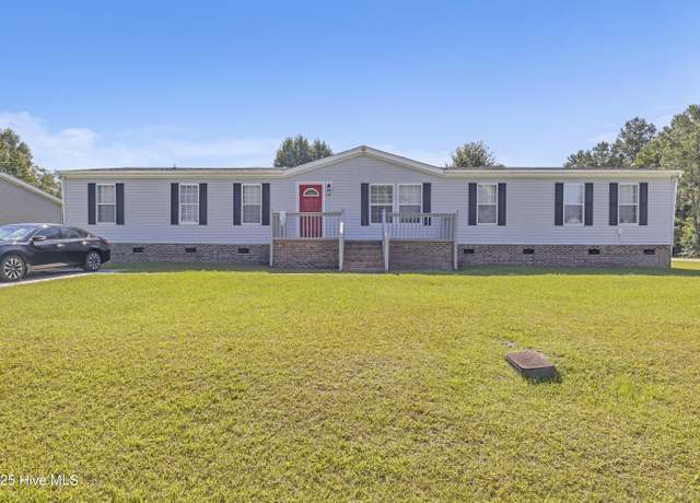 Property at 208 Shipmans Pike, Jacksonville, NC 28546, 4 beds, 2 baths