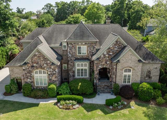 Property at 2220 Bel Arbor Pl, Wilmington, NC 28403, 5 beds, 4.5 baths