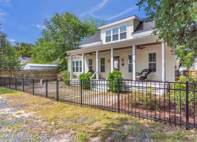 Property at 311 College St, Southport, NC 28461, 3 beds, 2.5 baths