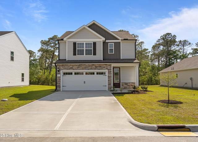 Property at 7 N Umbrella Palm Dr, Hampstead, NC 28443, 3 beds, 2.5 baths