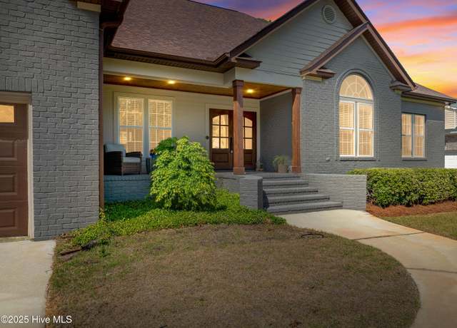 Property at 2592 St James Dr SE, Southport, NC 28461, 4 beds, 3.5 baths