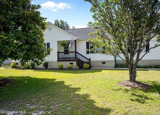Property at 803 Wood Creek Dr, Hubert, NC 28539, 3 beds, 2 baths