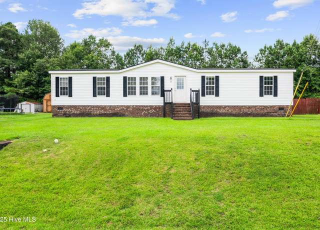 Property at 707 Maynard Blvd, Jacksonville, NC 28546, 3 beds, 2 baths
