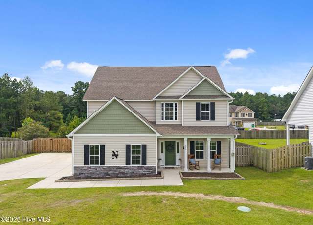 Property at 122 Gillcrest Ln, Hubert, NC 28539, 4 beds, 2.5 baths