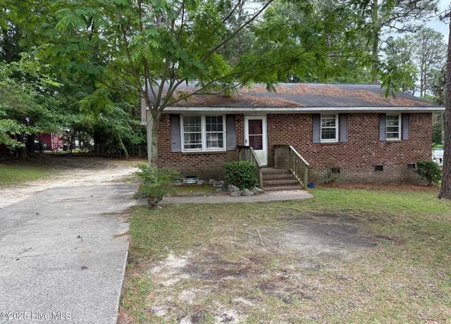 Property at 185 Cox St, Southern Pines, NC 28387, 3 beds, 1 bath
