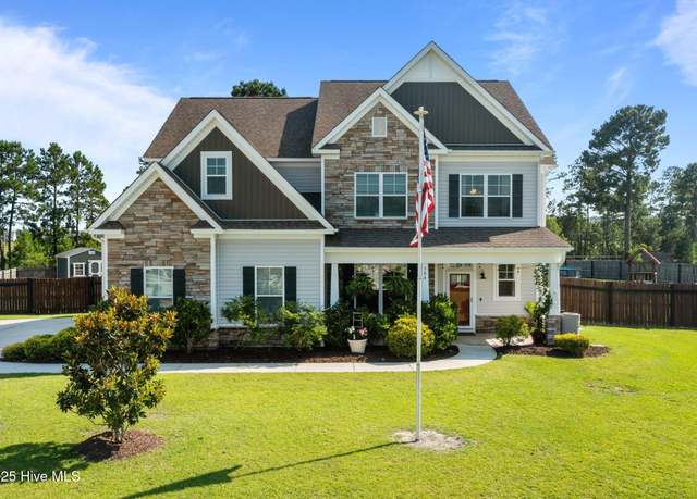 Property at 304 Arrington Ct, Hubert, NC 28539, 4 beds, 2.5 baths