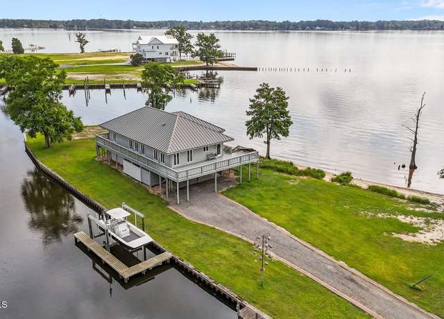 Property at 938 E Bayside Dr, Chocowinity, NC 27817, 3 beds, 2 baths
