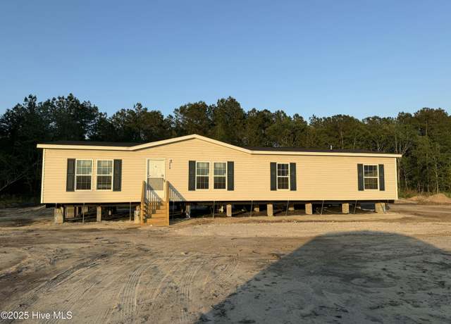 Property at 330 Scott Rd, Pollocksville, NC 28573, 3 beds, 2 baths