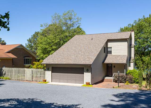 Property at 154 Overlook Dr, West End, NC 27376, 4 beds, 3 baths