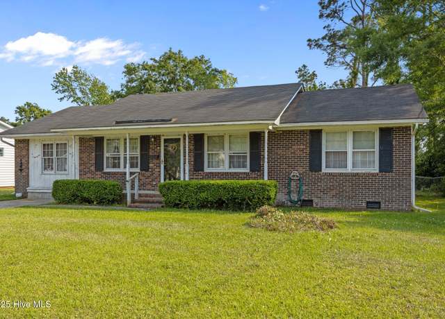 Property at 914 Harrell Dr, Morehead City, NC 28557, 3 beds, 3 baths