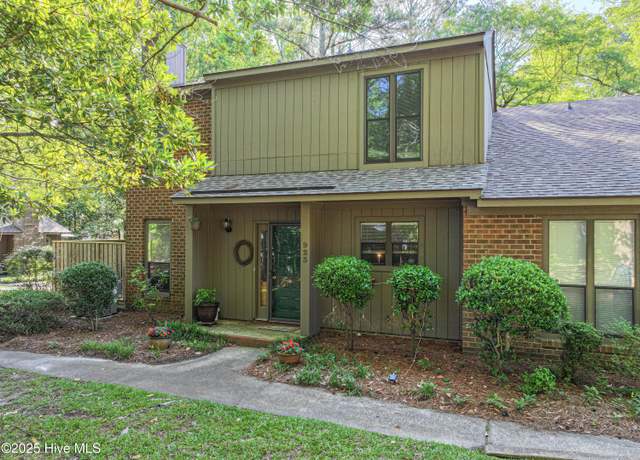 Property at 923 Persimmon Pl, Winterville, NC 28590, 2 beds, 2.5 baths