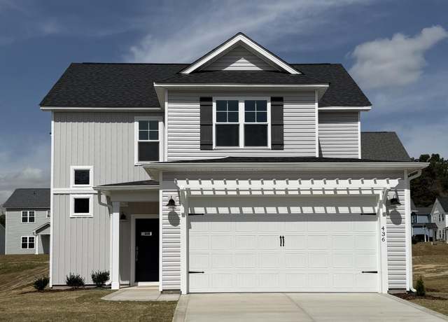 Property at 436 Kendall Dr, Southern Pines, NC 28387, 3 beds, 2.5 baths