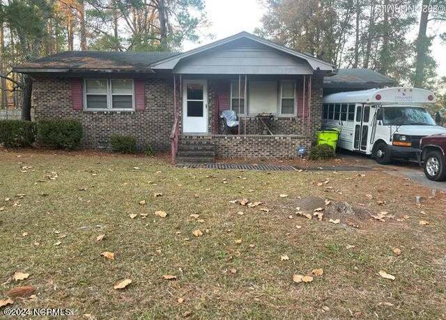 Property at 708 Pinewood Dr, Whiteville, NC 28472, 2 beds, 1 bath