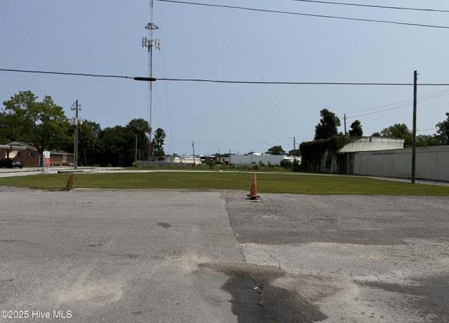 Property at 911 Lejeune Blvd, Jacksonville, NC 28540