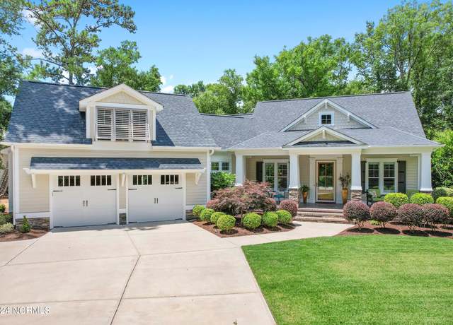 Property at 3907 Sand Hickory Ln, Southport, NC 28461, 4 beds, 3.5 baths