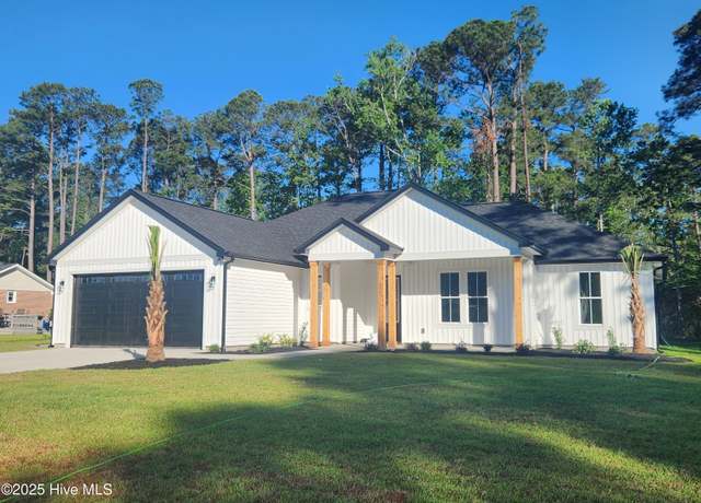Property at 377 Thicket Dr NW, Calabash, NC 28467, 4 beds, 2.5 baths