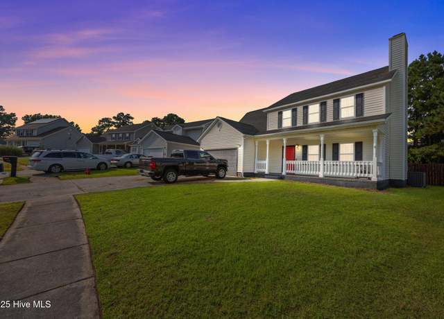 Property at 408 Eucalyptus Ln, Jacksonville, NC 28546, 4 beds, 2.5 baths