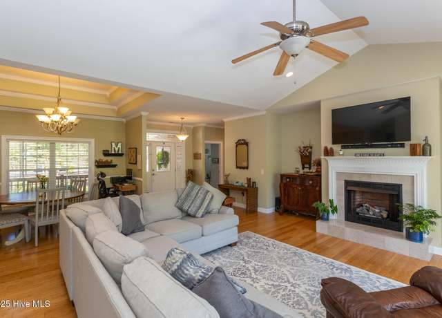 Property at 95 Glen Cove Ln, West End, NC 27376, 4 beds, 3.5 baths