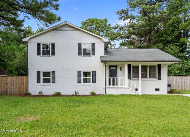 Property at 808 Greenbriar Rd, Wilmington, NC 28409, 4 beds, 2.5 baths